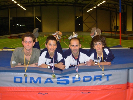Ignasi Soler, Oriol Soler (3r absolut i 1r Juvenil), Rafa Garca (2n absolut) i Oriol Roca (2n cadet) un cop finalitzada la cursa a Bompas (Frana).